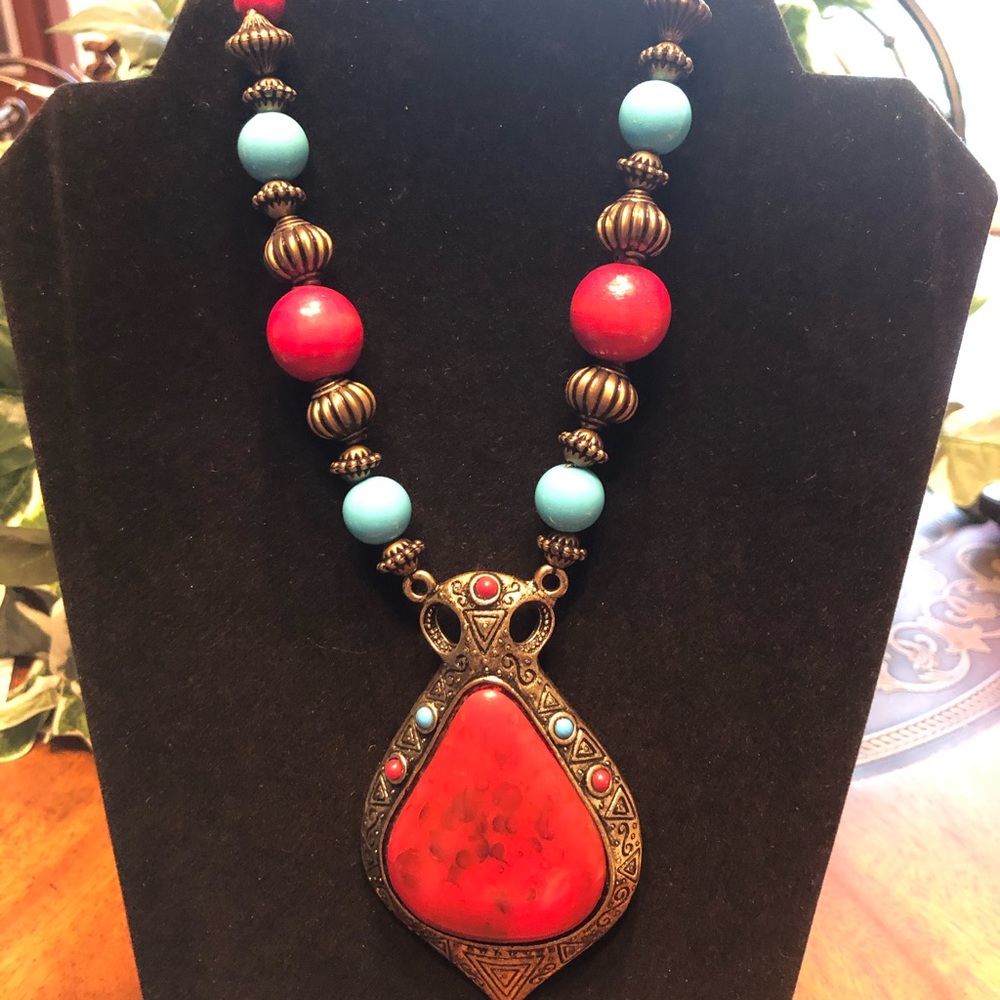 NWT: Beautiful Women’s Red Necklace